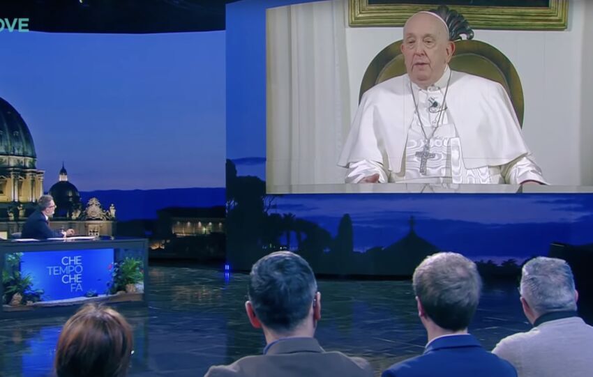 Entrevista con el Papa en el canal italiano Nove