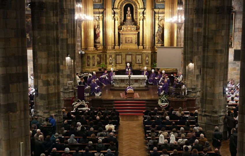 Funeral de Juan María Uriarte en Begoña