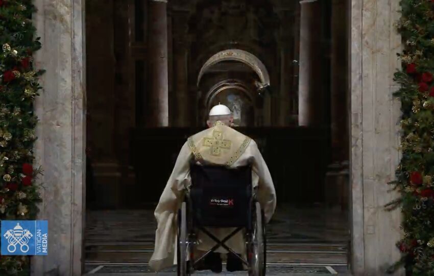 Apertura de la Puerta Santa de la basílica de San Pedro por el papa Francisco