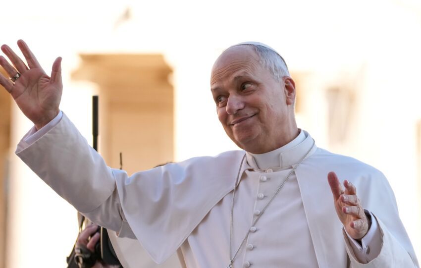 Papa León visita España