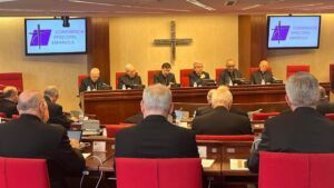 Argüello: «El Gobierno tiende a tomar posturas en materia antropológica con criterios de fe ideológica»