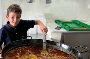 Miguel, el niño de 9 años que ha donado el dinero de su Primera Comunión a un comedor social