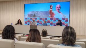 Una «megaparroquia» de 70.000 fieles para que el Papa «se sienta en el salón de su casa»: así será el macroevento con León XIV en el Bernábeu