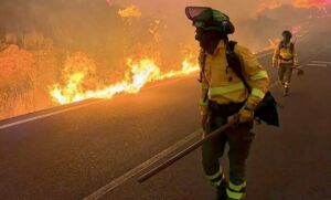 El obispo de Almería envía su «abrazo más sincero» a las víctimas del incendio de Bédar y Los Gallardos